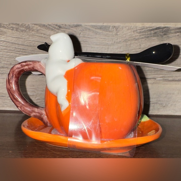 Cute 🥰 Happy Halloween Corner Ruby Pumpkin Teacup with Saucer and Bat Spoon Mug - Picture 12 of 16